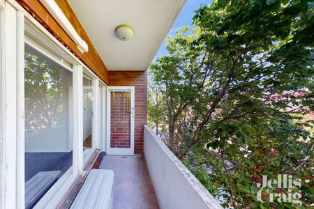 12/14 May Road, Toorak - Photo 2