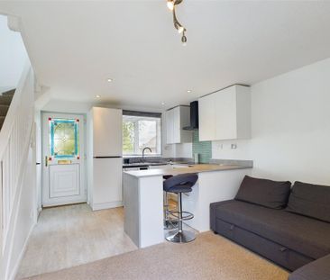 1 bedroom semi-detached house to rent - Photo 1