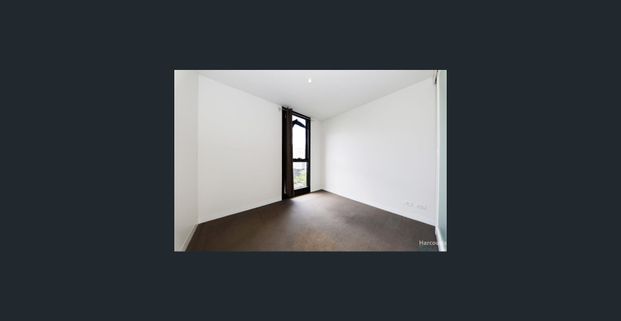 Prime Location! - Photo 1