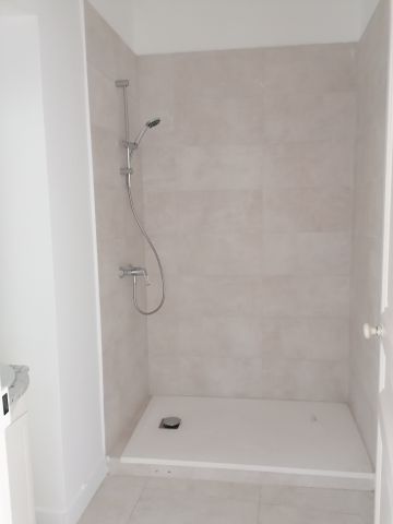 Location Appartement 5 pièces 102m² NICE 06000 - Photo 3