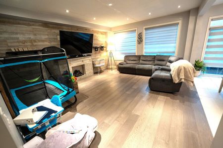 For Lease - 2406 Bridle Road, Oshawa, Ontario - Photo 2