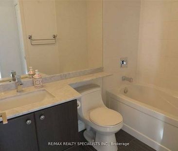 Hurontario / Absolute Ave. Stunning 1Bdrm +Den New Counter In Kitchen - Photo 2