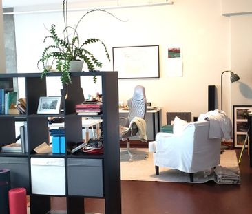 $2,200 / 1br – 1085ft2 – Discover this 1BR 1.5 BATH condo in the Qu... - Photo 2