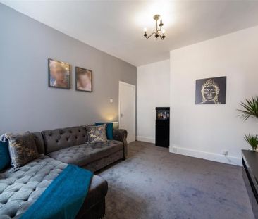 3 bedroom flat to rent - Photo 1