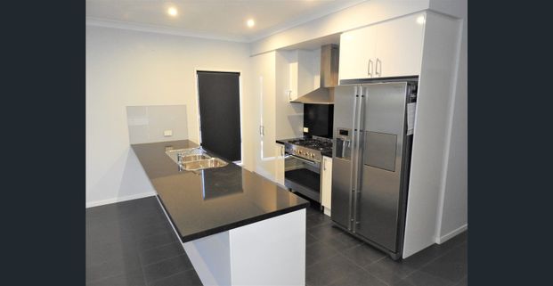 STUNNING 4 BEDROOM EXECUTIVE HOME! ONLY A SHORT WALK TO DEAN STREET! - Photo 1