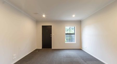 Cozy Two Bedroom Townhouse - Photo 3