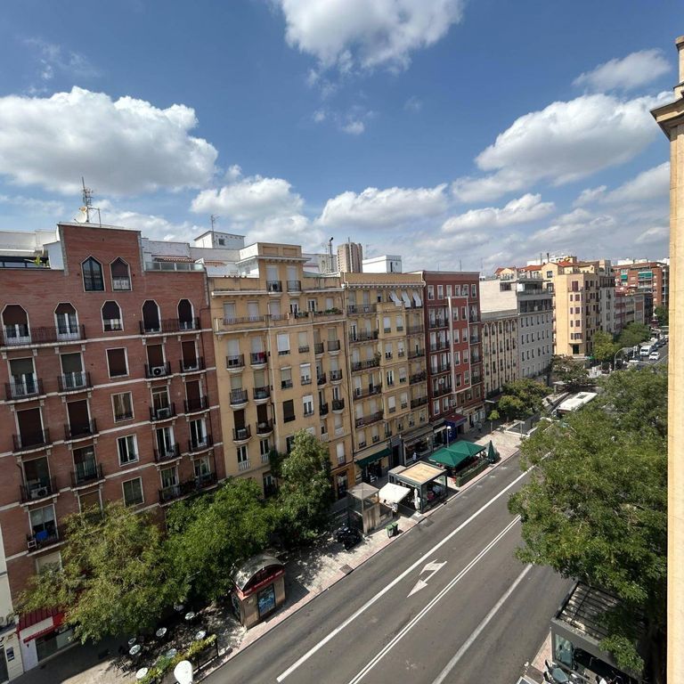 3 room luxury Flat for rent in Madrid, Spain - Photo 1