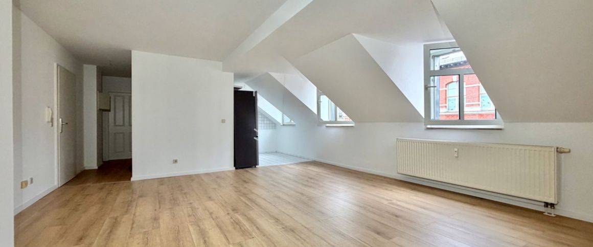 Mietwohnung • in Chemnitz • mit Einbauküche • 2 Zimmer • Dusche • Dachgeschoss • ab sofort frei - Foto 1