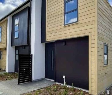 Modern 2-Bedroom Home in Wainuiomata - Photo 4