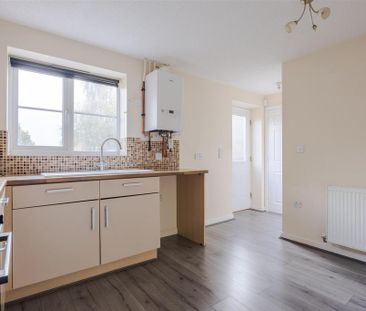 3 bedroom semi-detached house to rent - Photo 5