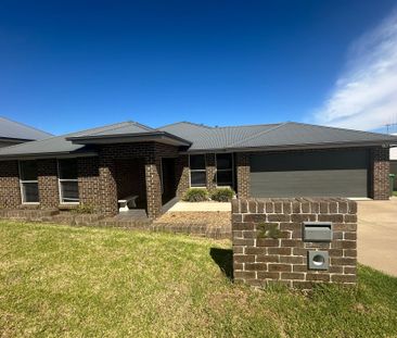 Spacious and Inviting Home! - Photo 1