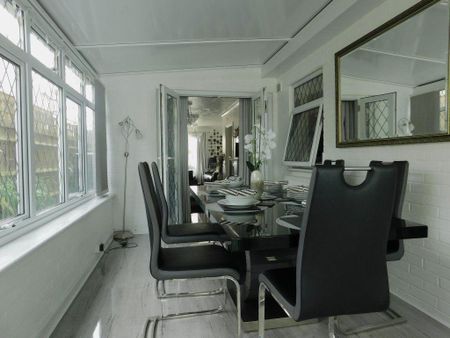 4 bedroom house to rent - Photo 3