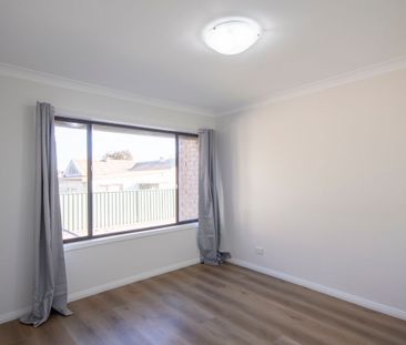 Living in the Heart of Long Jetty - Photo 3