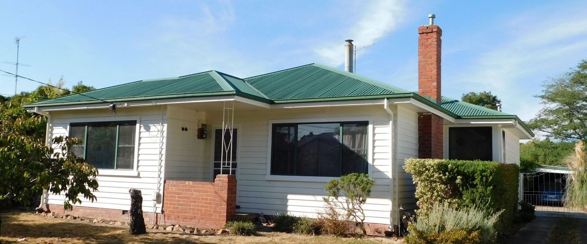 FURNISHED 3 BEDROOM HOME - Photo 1