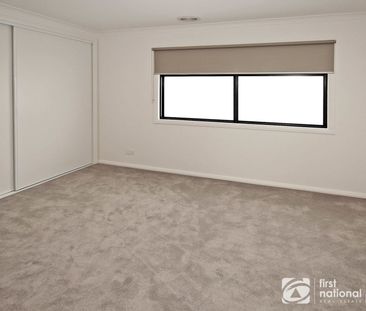 Modern Family Home - Photo 2