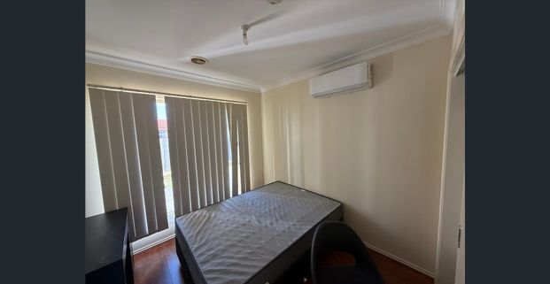 Furnished 1 Bedroom for Rent in Clayton - Photo 1