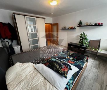 Möblierte Singlewohnung mit Einbauküche und neuwertigem Boden in ru... - Foto 2