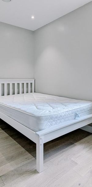 1 bedroom in a flat share to rent - Photo 1