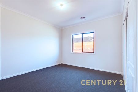 Modern 3-Bedroom Home in Prime Dandenong Location - Photo 3