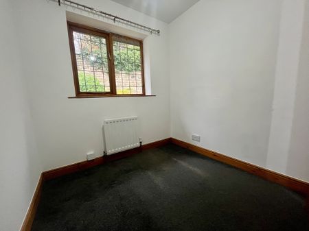 High Road, Dewsbury, Earlsheaton - Photo 2