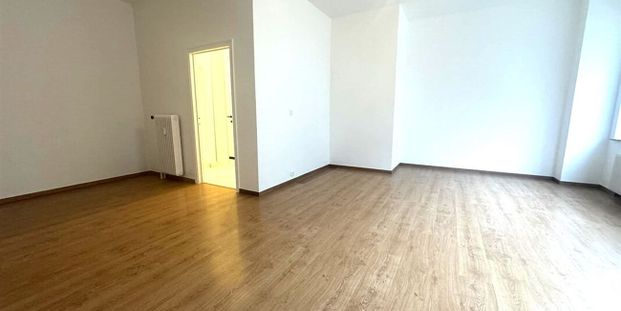 Appartement te huur in Jette voor € 1.100 met 1 slaapkamer - Photo 1