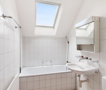 MIETEN OHNE KAUTION - Dachwohnung in grüner Umgebung - Foto 4