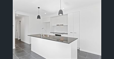 Modern 3-Bedroom Duplex in Park Ridge - Photo 5