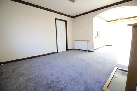 Lawrence Road, Hayes - Photo 3