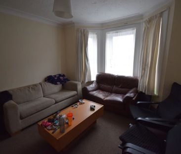 To Rent Markham Road, Winton, Bournemouth, BH9 £2,600 pcm Tenancy Info - Photo 1