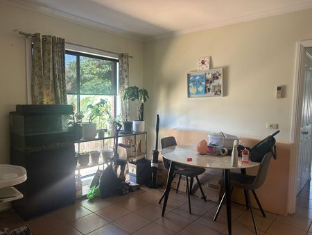 Three Bedroom House - Photo 2