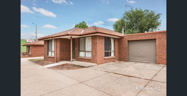 Central Two Bedroom Unit Ready To Call Home - Photo 1