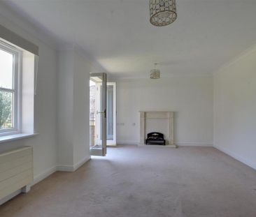 2 bedroom retirement property to rent - Photo 1