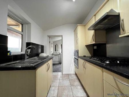 3 bedroom property to rent in London - Photo 3