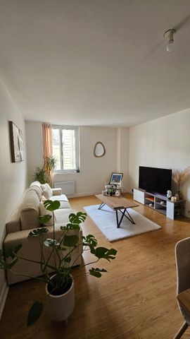 Location Appartement 3 pièces 75m² ST PHILBERT DE GRAND LIEU 44310 - Photo 4