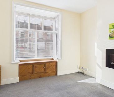 2 bedroom semi-detached house to rent - Photo 6