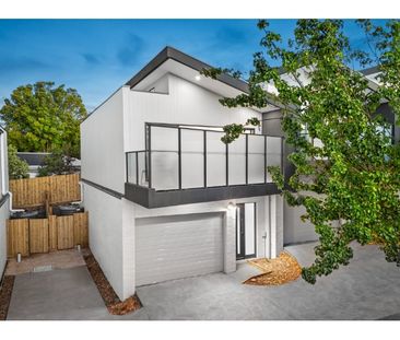 Brand New. Exceptionally Designed. Perfectly Positioned. - Photo 4