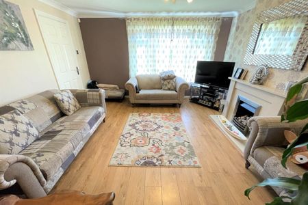 3 bedroom House To Let - Photo 2