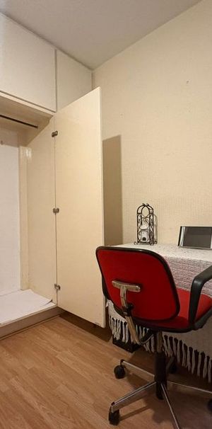 1 bedroom in a flat share to rent - Photo 1