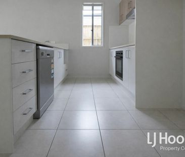 Two Living Zones - Established Locale - Easy Access in & out of Yar... - Photo 4