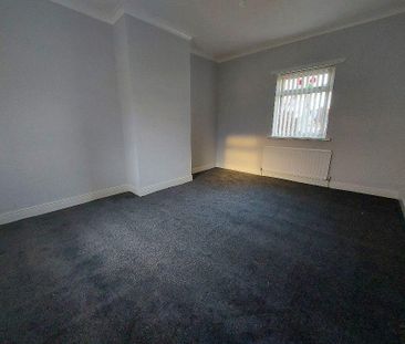 2 bedroom semi-detached house to rent - Photo 2