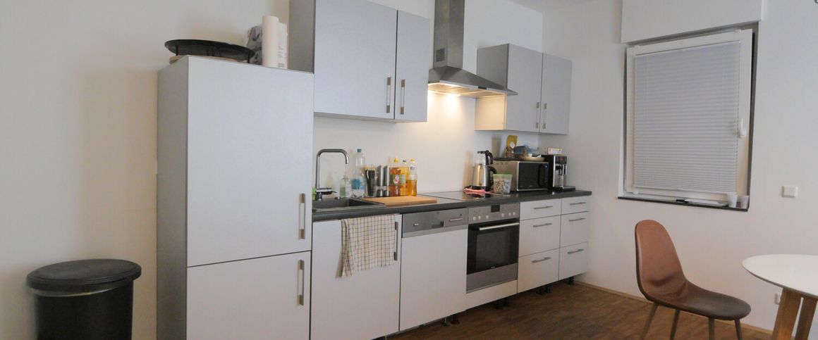 Wohnen in der Innenstadt: Exklusives Stadthaus mit Terrasse & Pkw-Stellplatz! - Photo 1