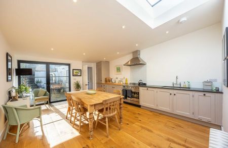 2 bedroom terraced house to rent - Photo 2