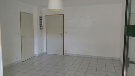 Location Appartement 2 pièces 39m² TOURS 37200 - Photo 2