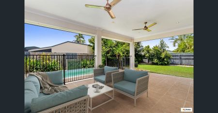 Huge 4 bedroom home with pool - Photo 4