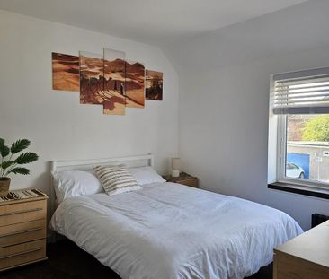 4 bedroom terraced house to rent - Photo 2