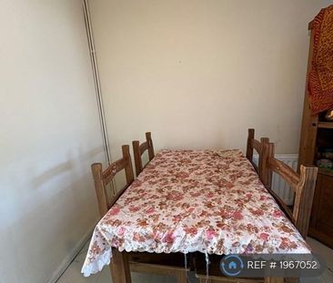 4 bedroom terraced house to rent - Photo 6