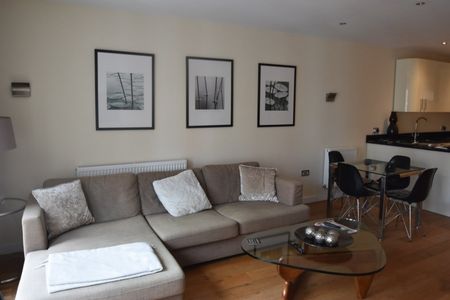 William Street, Windsor, Berkshire,SL4 - Photo 2