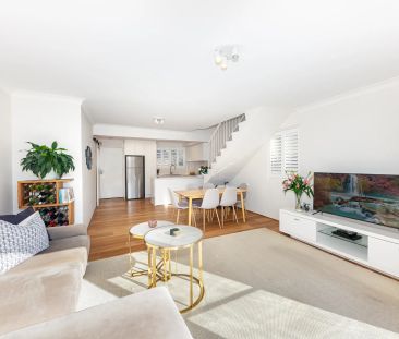 Modern 2 Bedroom Townhouse with Outdoor Entertaining Area - Photo 5