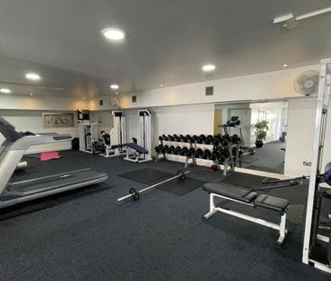 1 bedroom in a flat share to rent - Photo 1