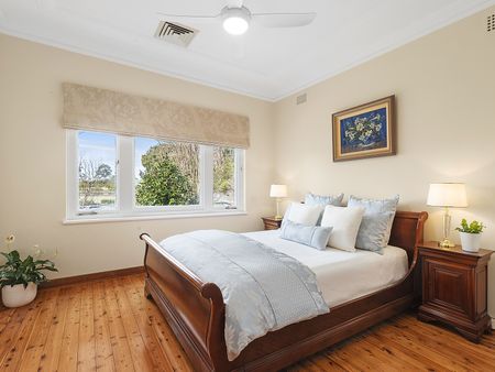 4 The Boulevarde, Cheltenham NSW 2119 - House For Rent | Domain - Photo 3
